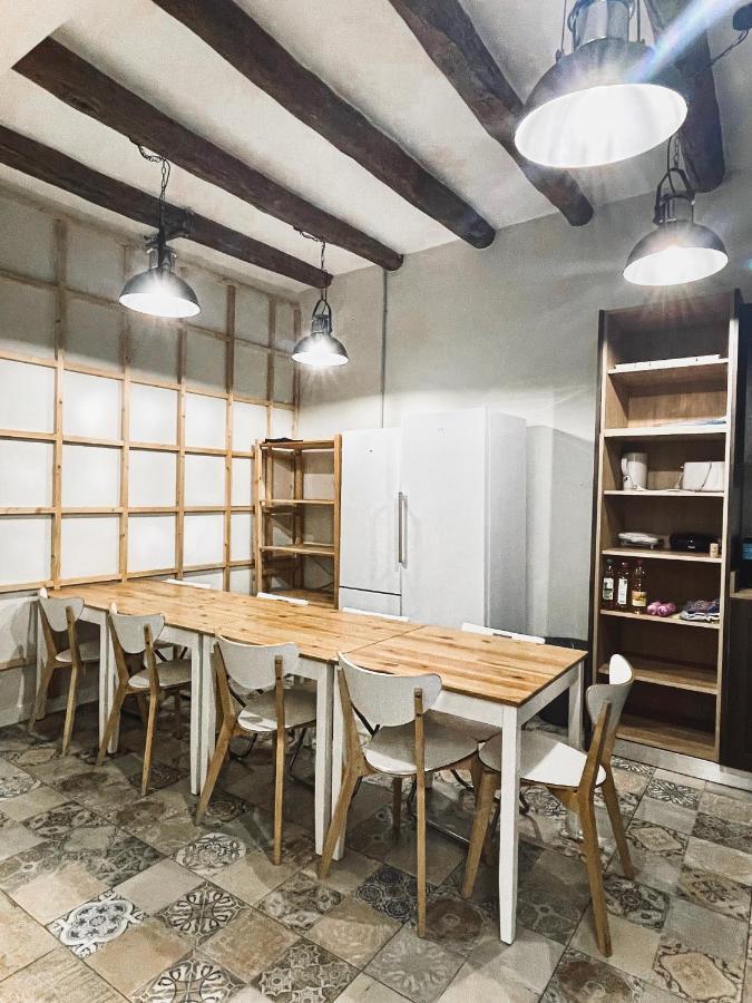 سرقسطة Az The Old Town Hostel - Coliving المظهر الخارجي الصورة